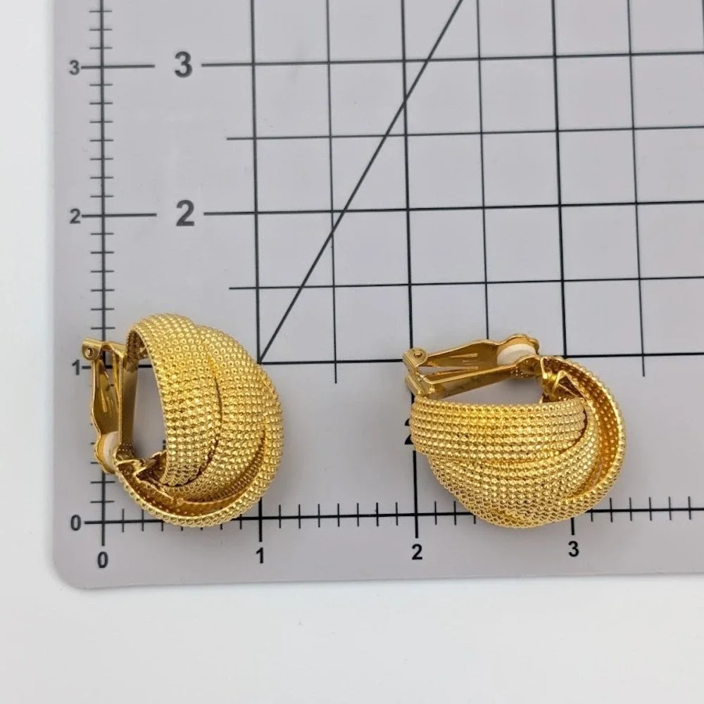 VTG Norma Jean Gold Tone‎ Earrings 3D Knot Caviar Textured Clip-on Chunky 80s